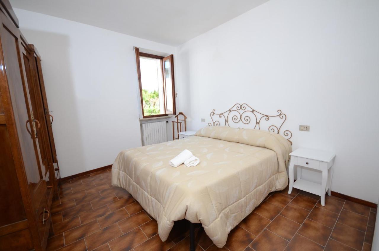 Corte Vezzola Trilocale Tommaso Puegnago Luaran gambar