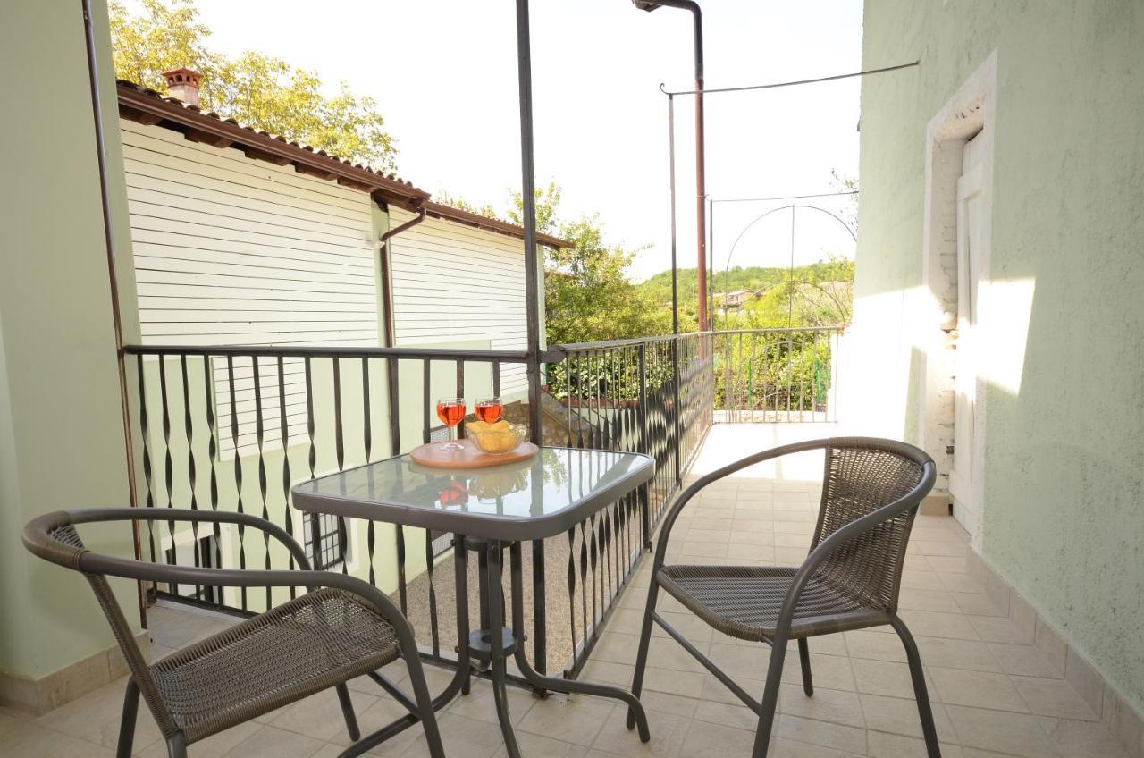 Corte Vezzola Trilocale Tommaso Puegnago Luaran gambar